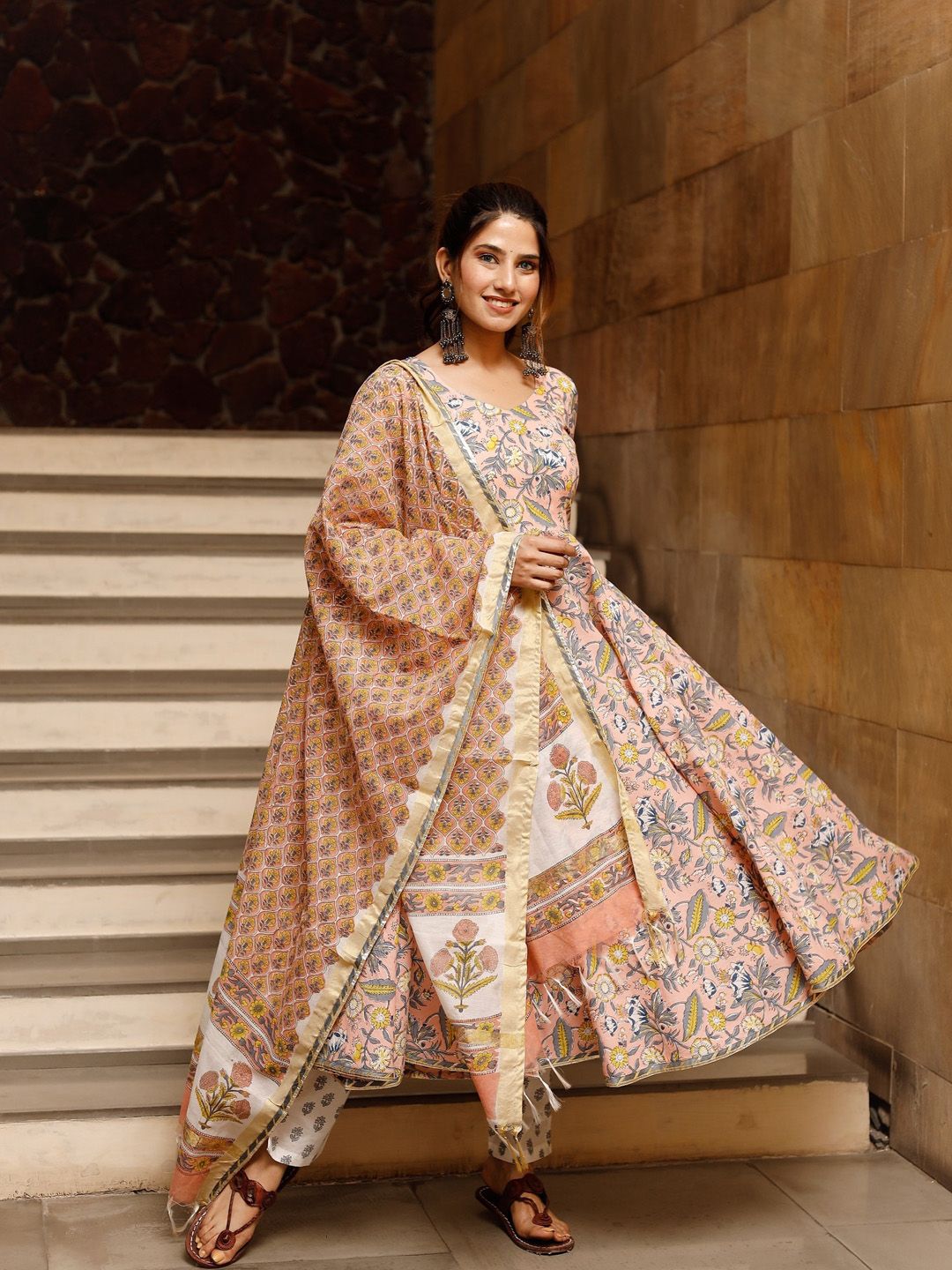 PHEETA Women Peach-Coloured Floral Printed Empire Gotta Patti Pure Cotton Kurta with Trousers & With Dupatta-picture-36