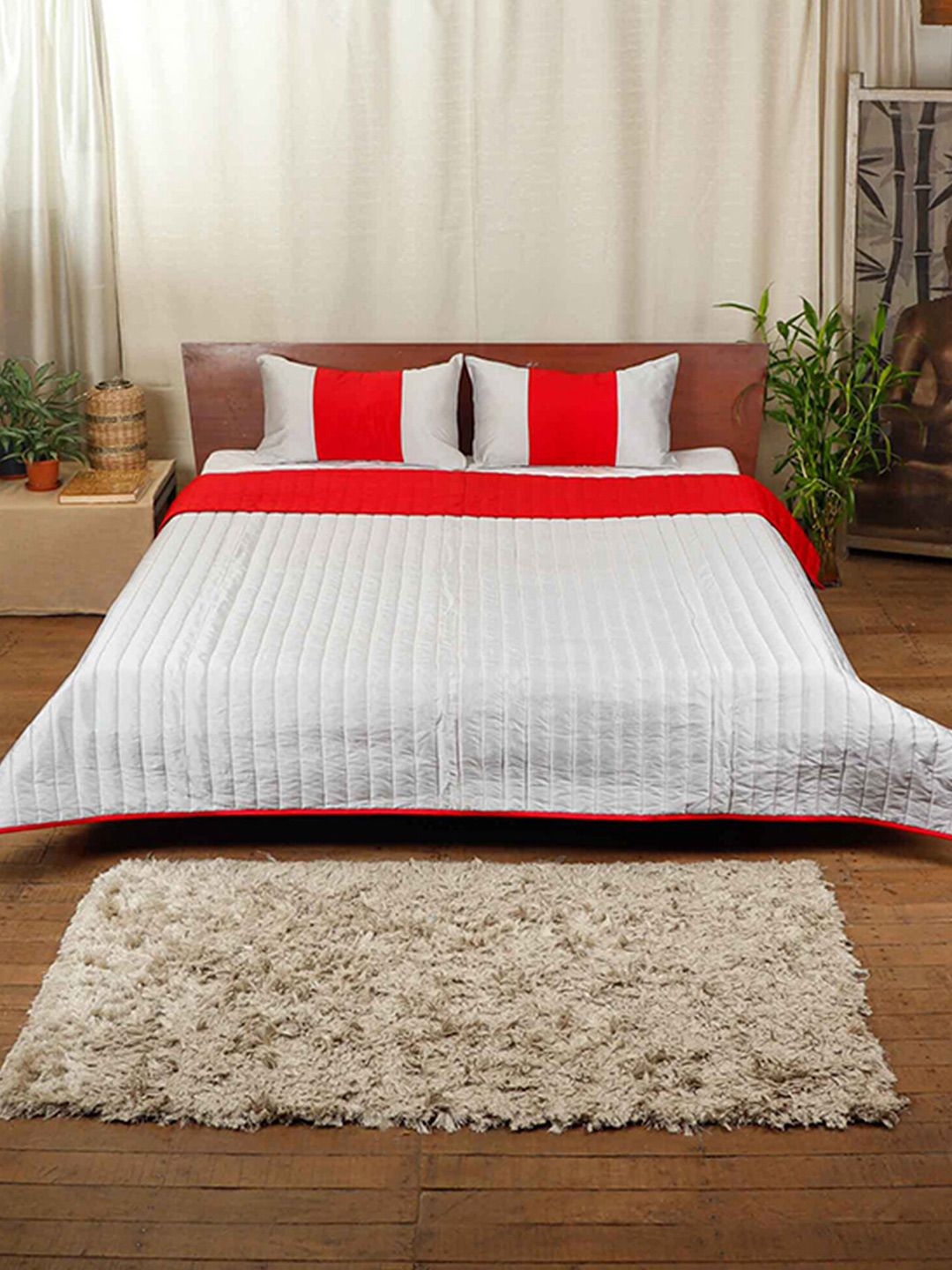 ZEBA Grey & Red Solid Reversible Mild Winter 350 GSM Double Bed Quilt with 2 Pillow Shams-image-12