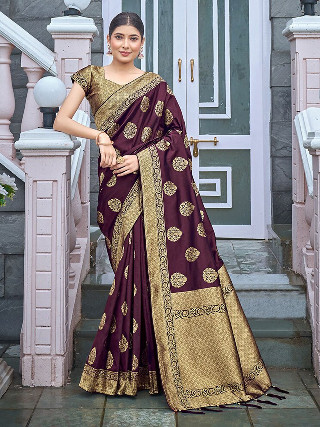 Monjolika fashion ethnic motifs sarees - Buy Monjolika fashion ethnic ...