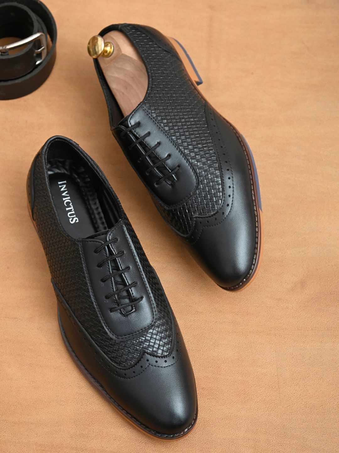 INVICTUS Men Black Textured Formal Oxfords-picture-20