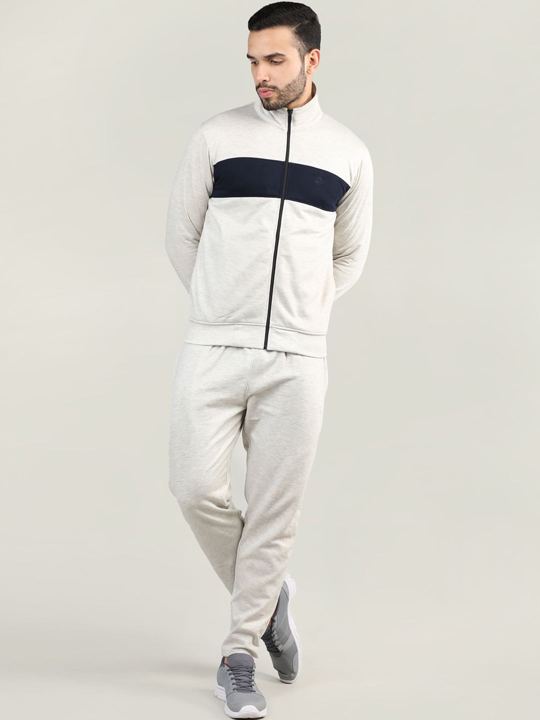 CHKOKKO Men Cream Colored & Navy Blue Winter Fleece Tracksuit-image-45