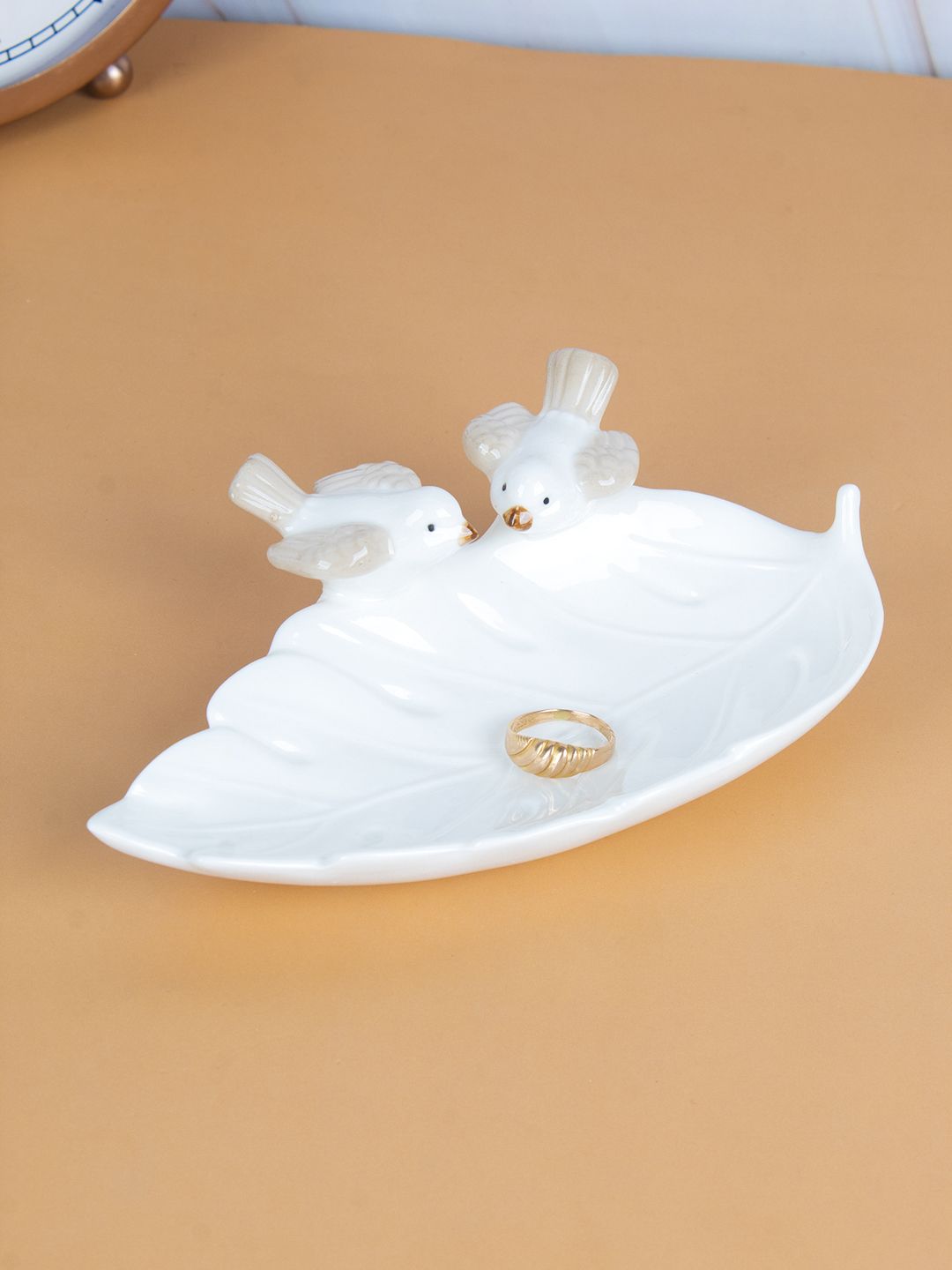 MARKET99 White Textured Ceramic Jewelry Holder Tray-picture-23