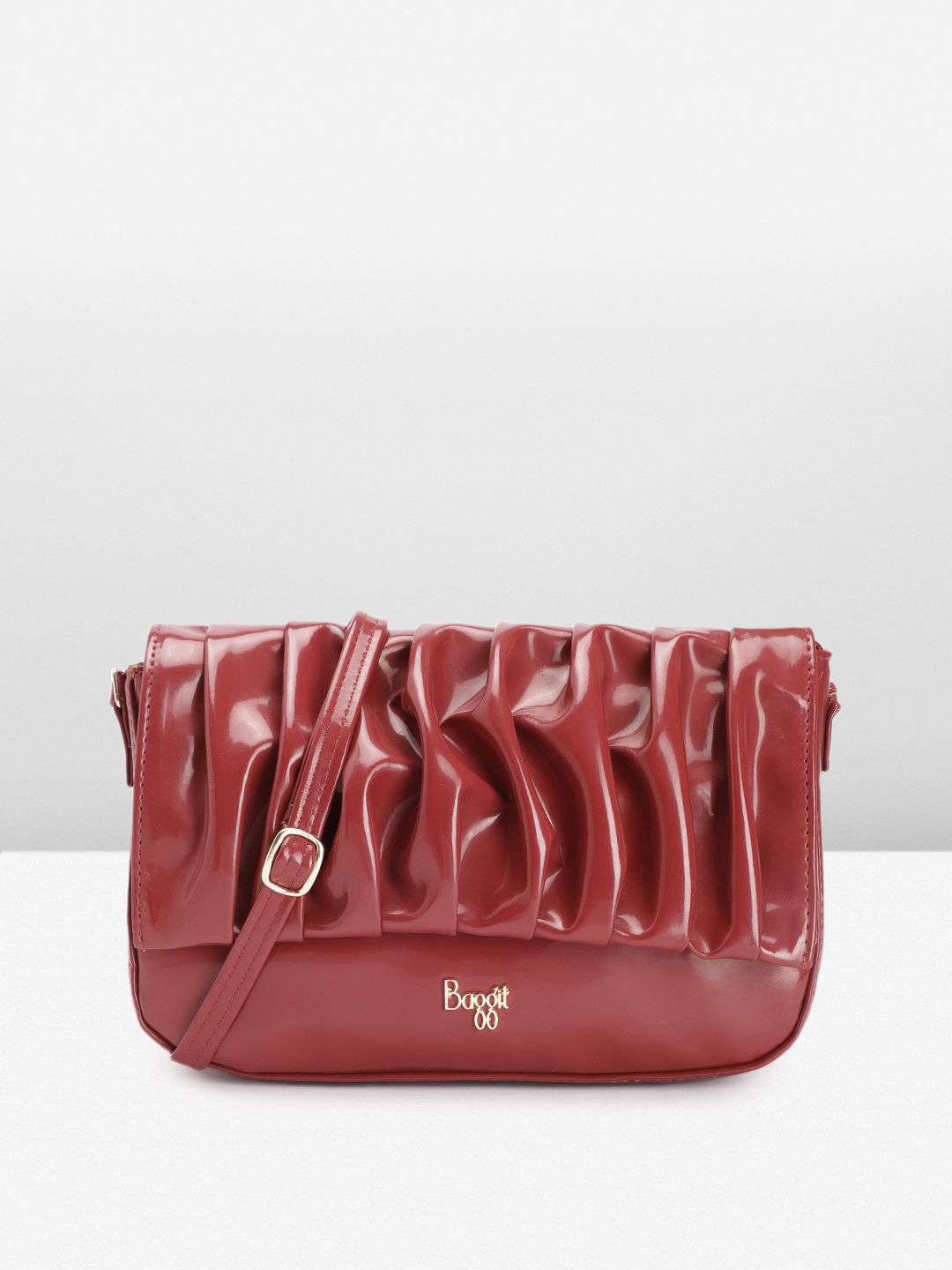 Baggit red sale solid sling bag