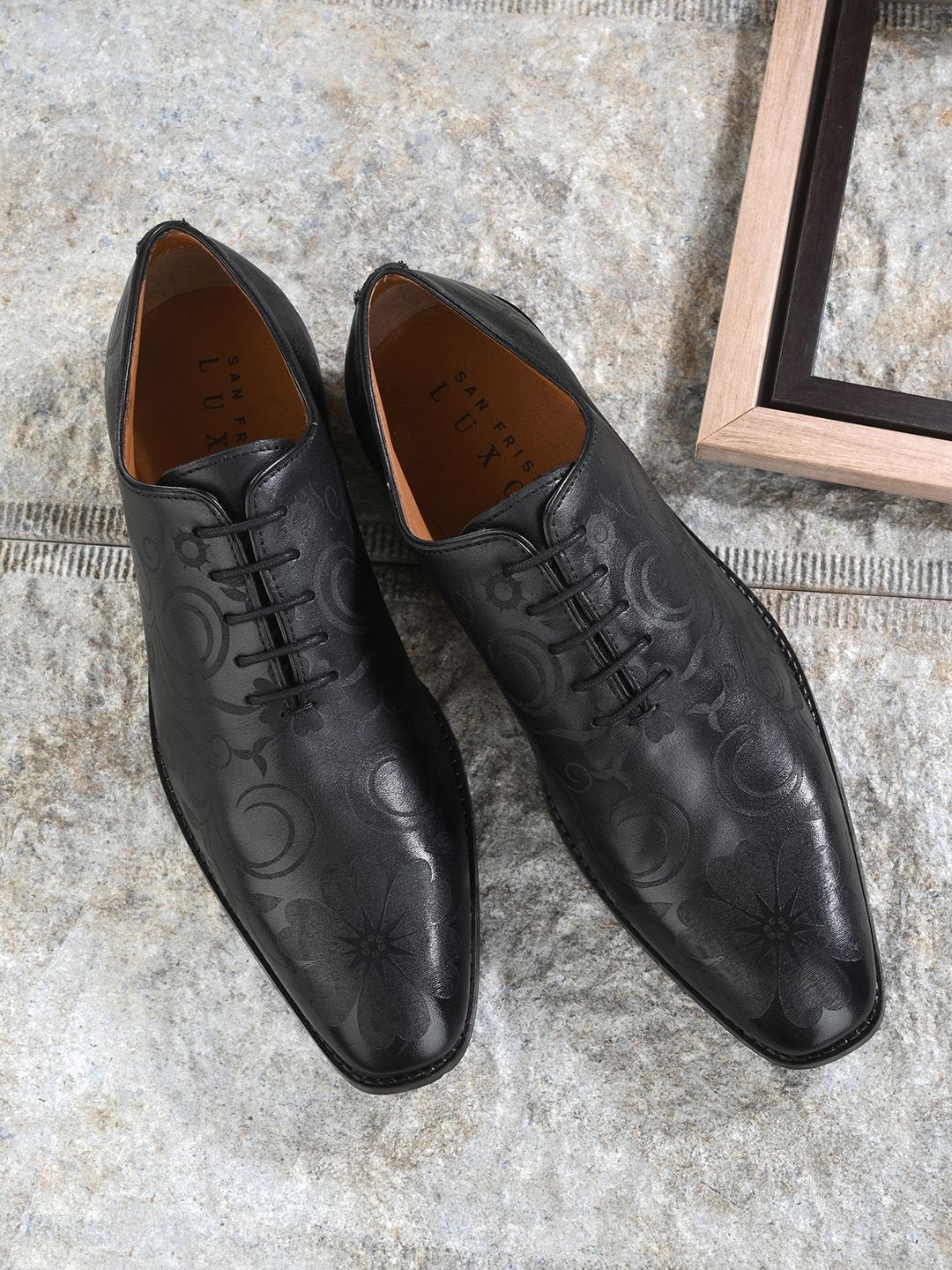 San Frissco Men Textured Leather Formal Oxfords-picture-15