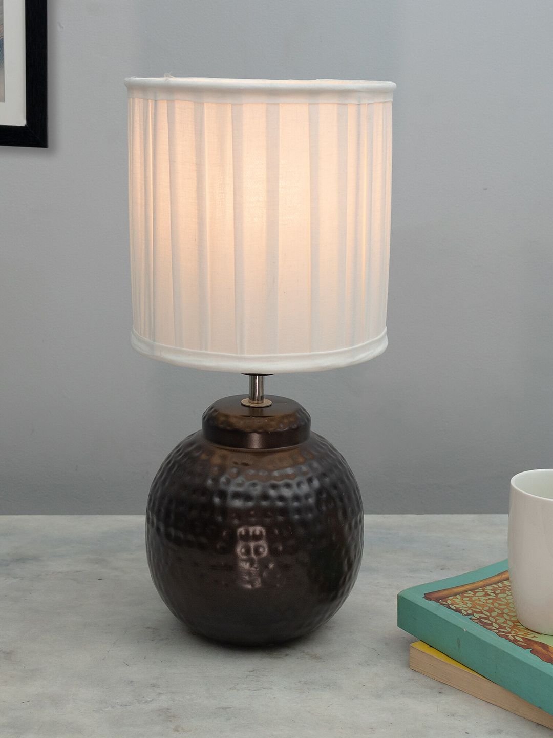 Homesake Ginger Jar White Antique Table Lamp With Hammered Antique Metal Base-picture-12