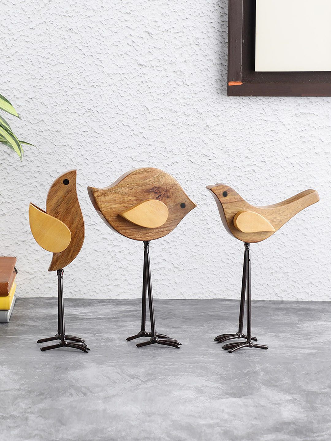 VarEesha Brown & Black 3 Pcs Wooden Bird Family Showpieces