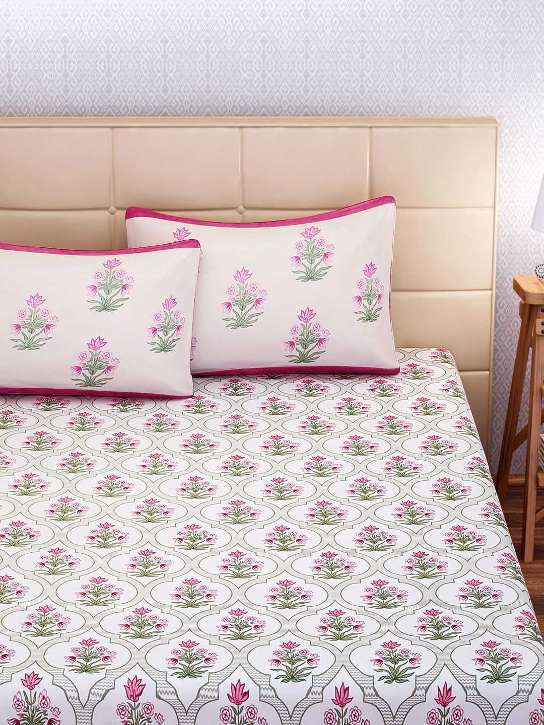 SEJ by Nisha Gupta White, Green & Pink Cotton 180 TC Double King Bedsheet with 2 Pillow Covers