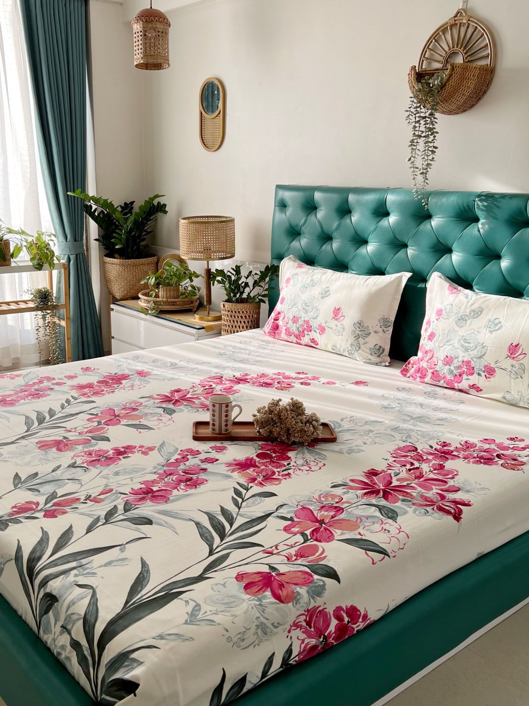URBAN SPACE Serene Off White & Pink 200 TC Fitted Cotton King Bedsheet & 2 Pillow Covers-image-23