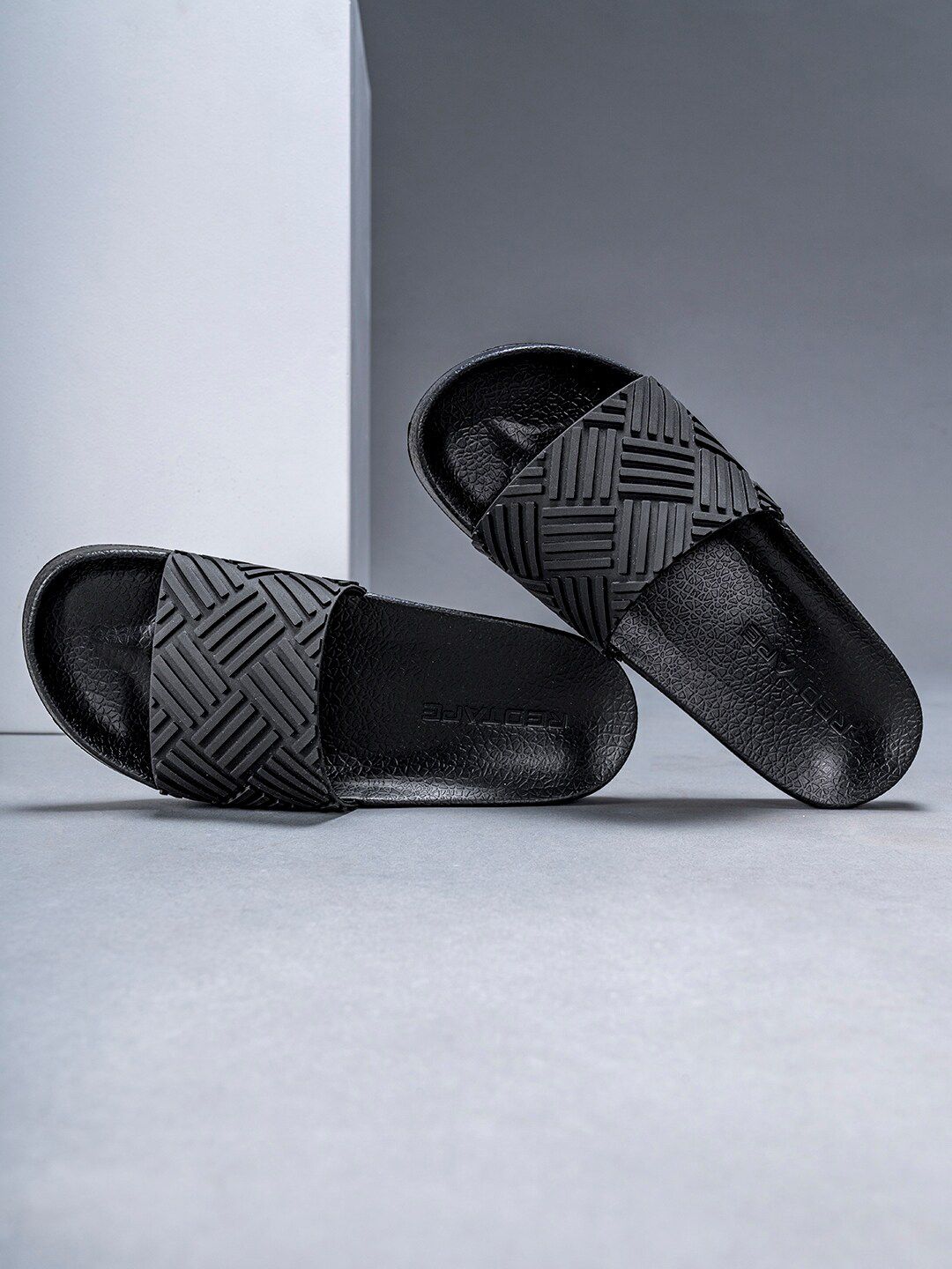 Red Tape Men Self Design Sliders