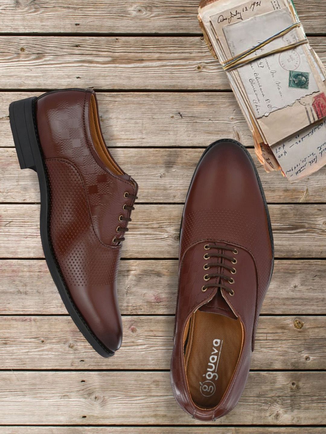 Guava Men Textured Formal Oxfords