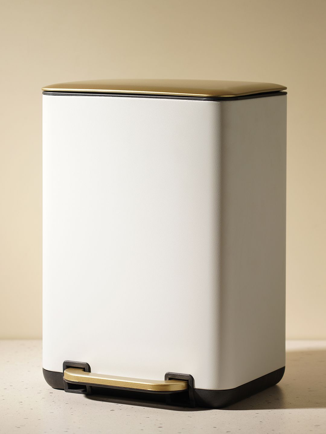Pure Home and Living White Pedal Rectangular Large Waste Bin With Lid 12 L
