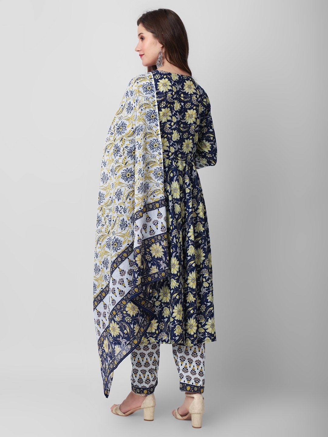Women Plus Size Printed Gotta Patti Kurta With Palazzos & With Dupatta