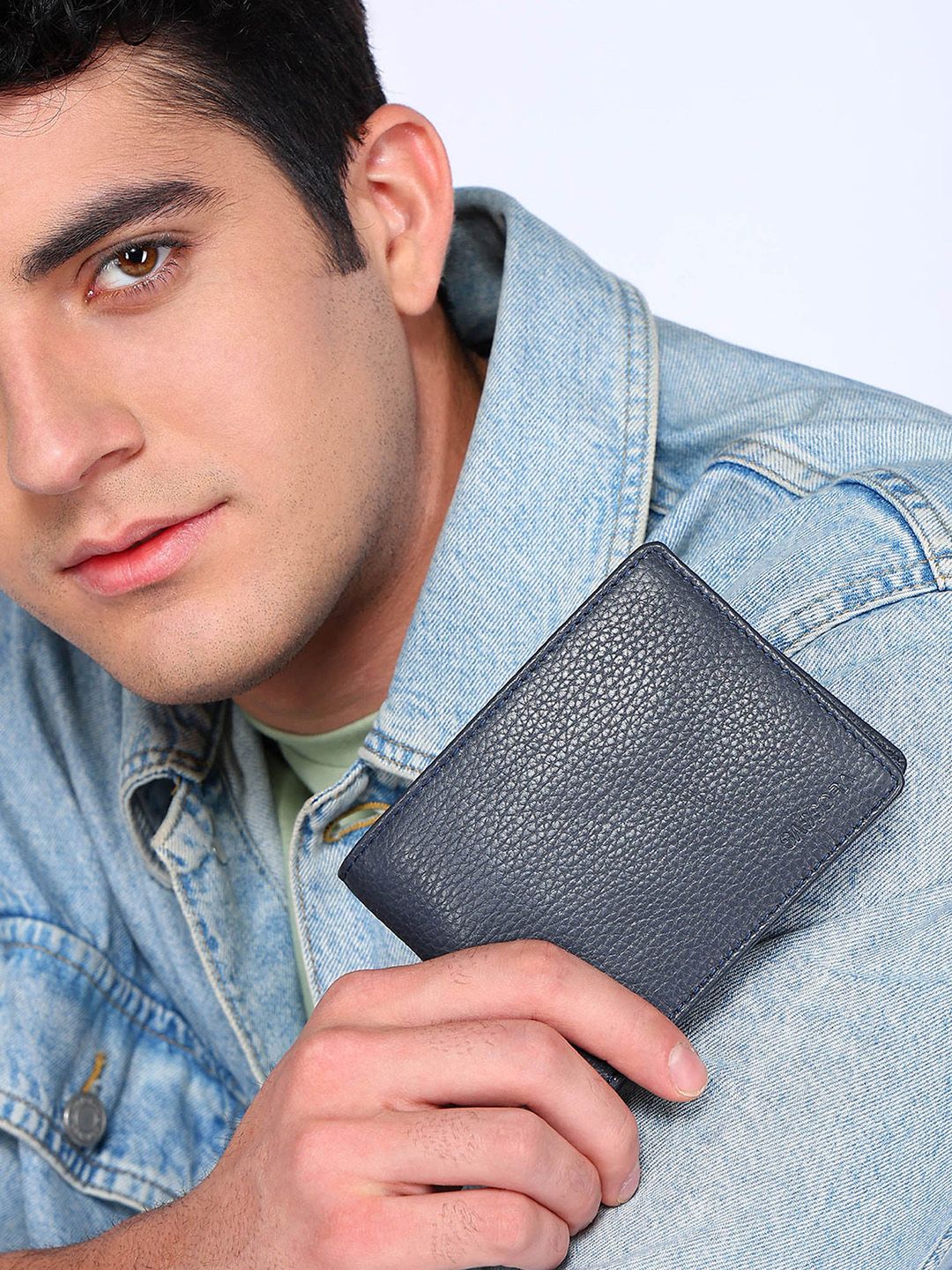 Sassora Men Leather Two Fold RFID Wallet-picture-15