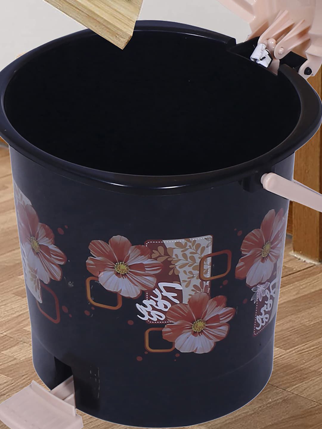 Kuber Industries Black & Beige Floral Printed Durable Pedal Dustbin With Handle 10 L-picture-33