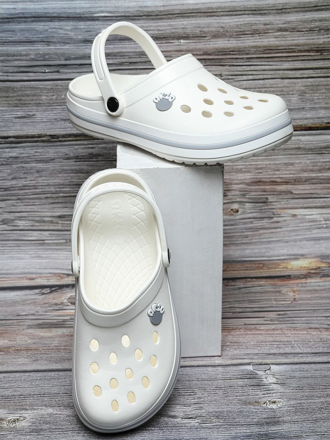 ABROS Men Embellished Clogs