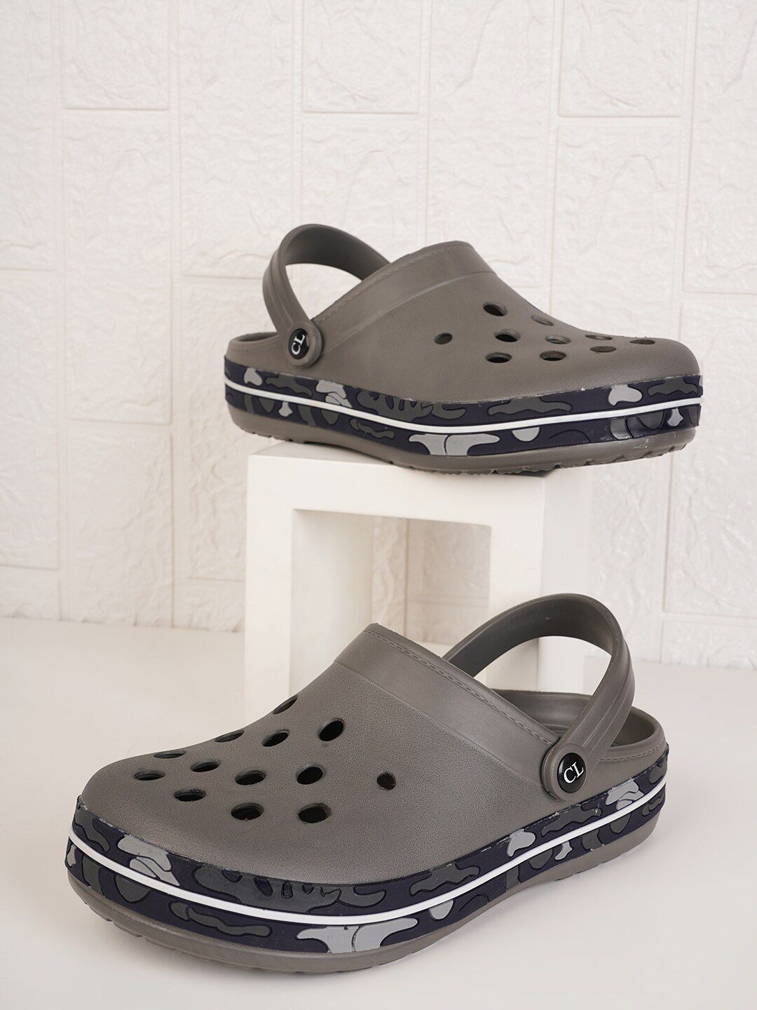 Carlton London Men Textured Rubber Clogs-picture-38