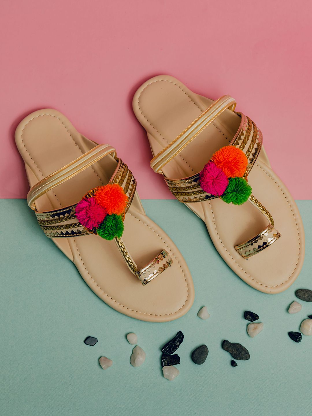 LIL PITAARA Girls Pom Pom Embellished Ethnic One Toe Flats