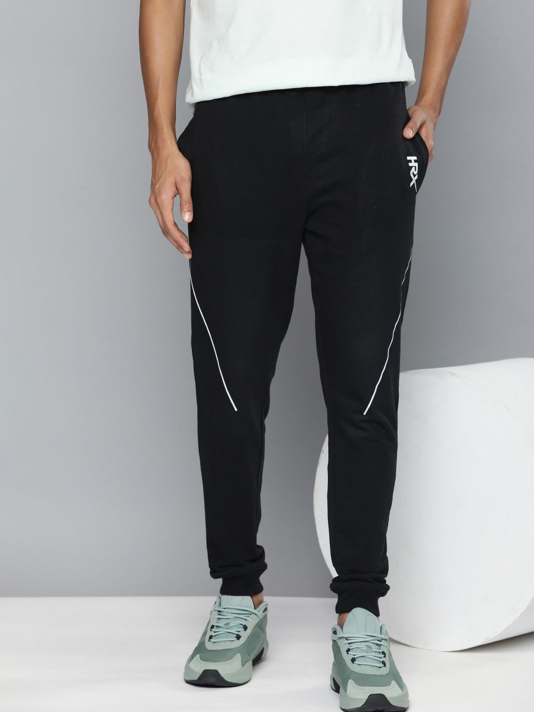 HRX by Hrithik Roshan Men Regular Fit Solid Joggers