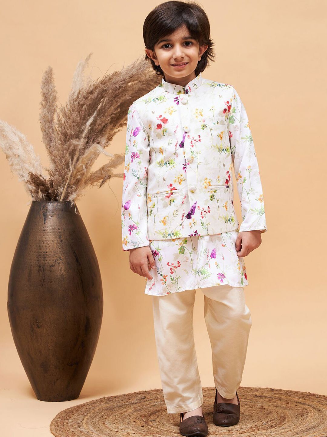 VASTRAMAY Boys Printed Mandarin Collar Gotta Patti Kurta With Pyjamas & Nehru Jacket-picture-27