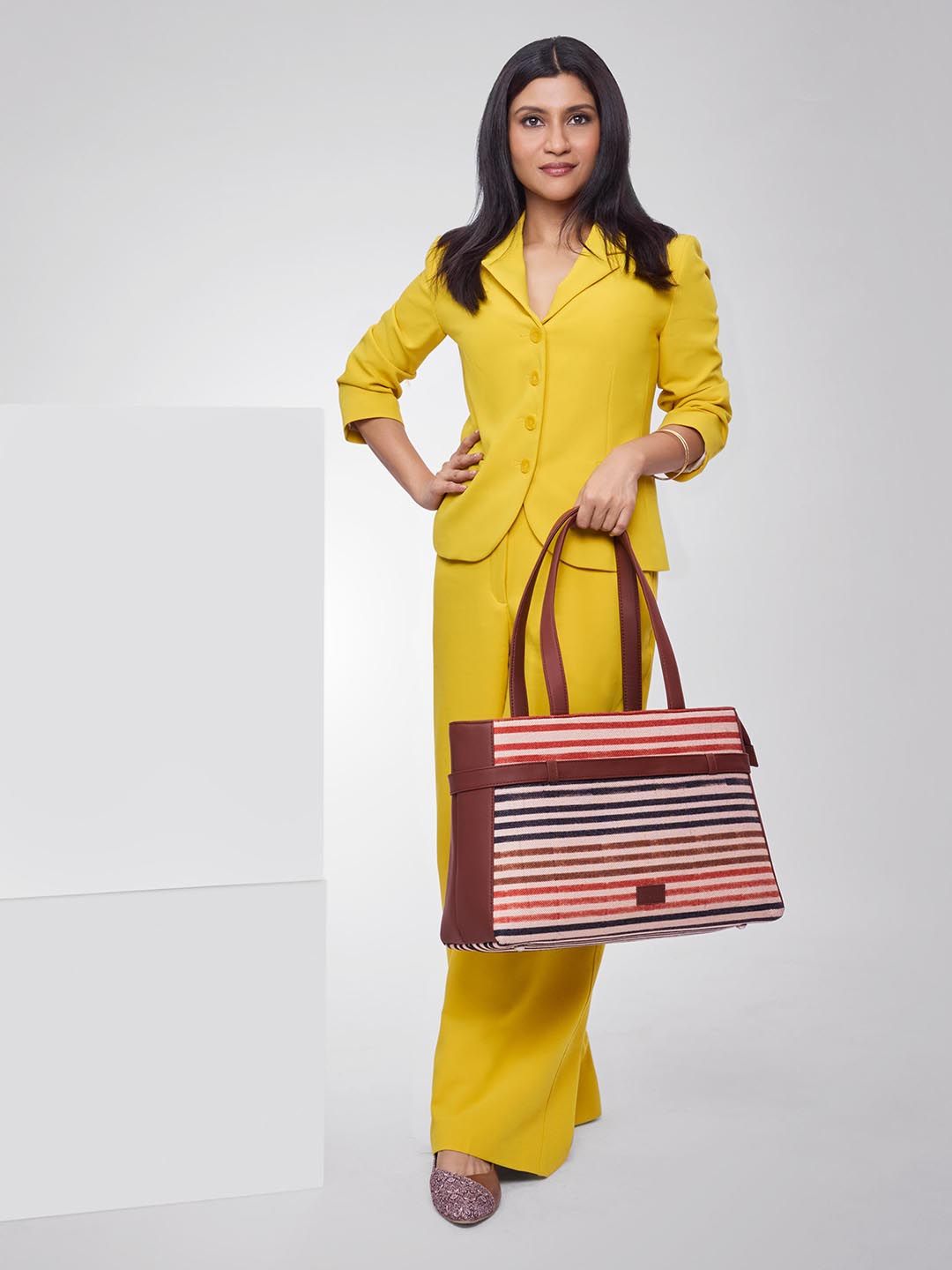 ZOUK Striped Oversized Structured Shoulder Bag-picture-19