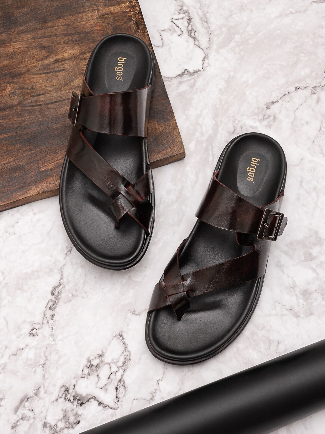 birgos Men Textured Comfort Sandals
