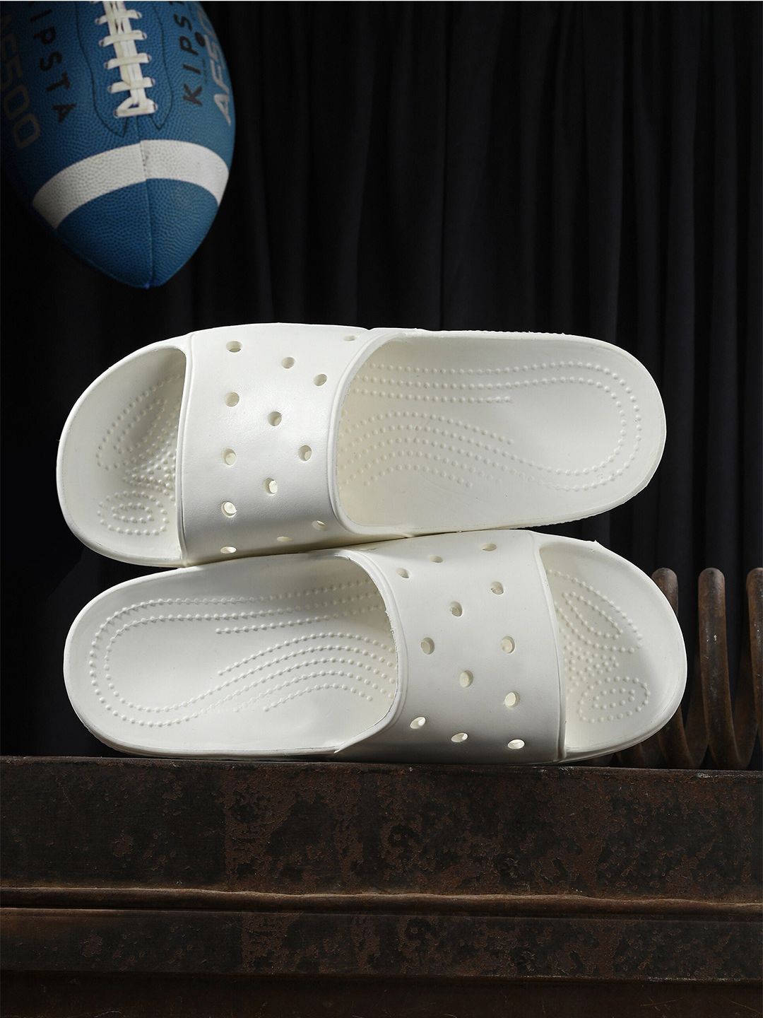 HRX by Hrithik Roshan Men White Solid Rubber Sliders