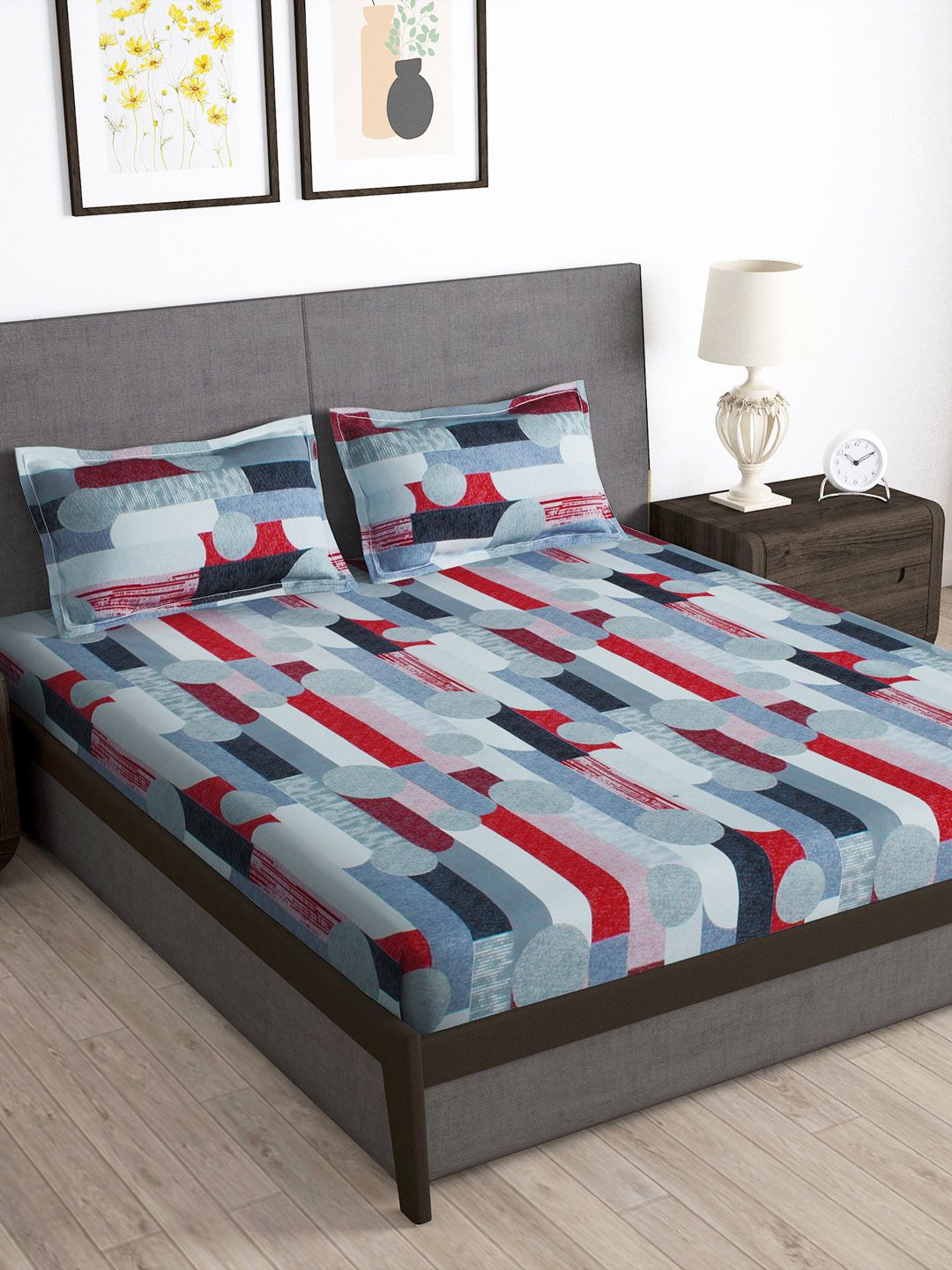 Story@home Arena Grey & Red Printed 180 TC Queen Bedsheet & 2 Pillow Covers-picture-27