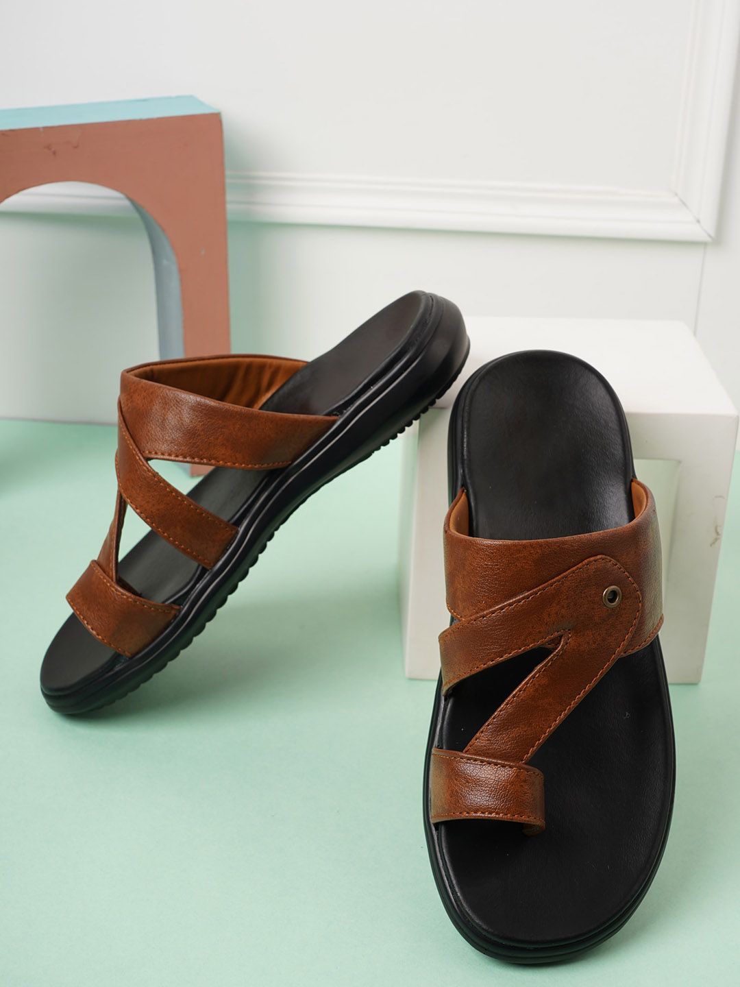 Walkfree Men Textured One Toe Comfort Sandals-picture-12