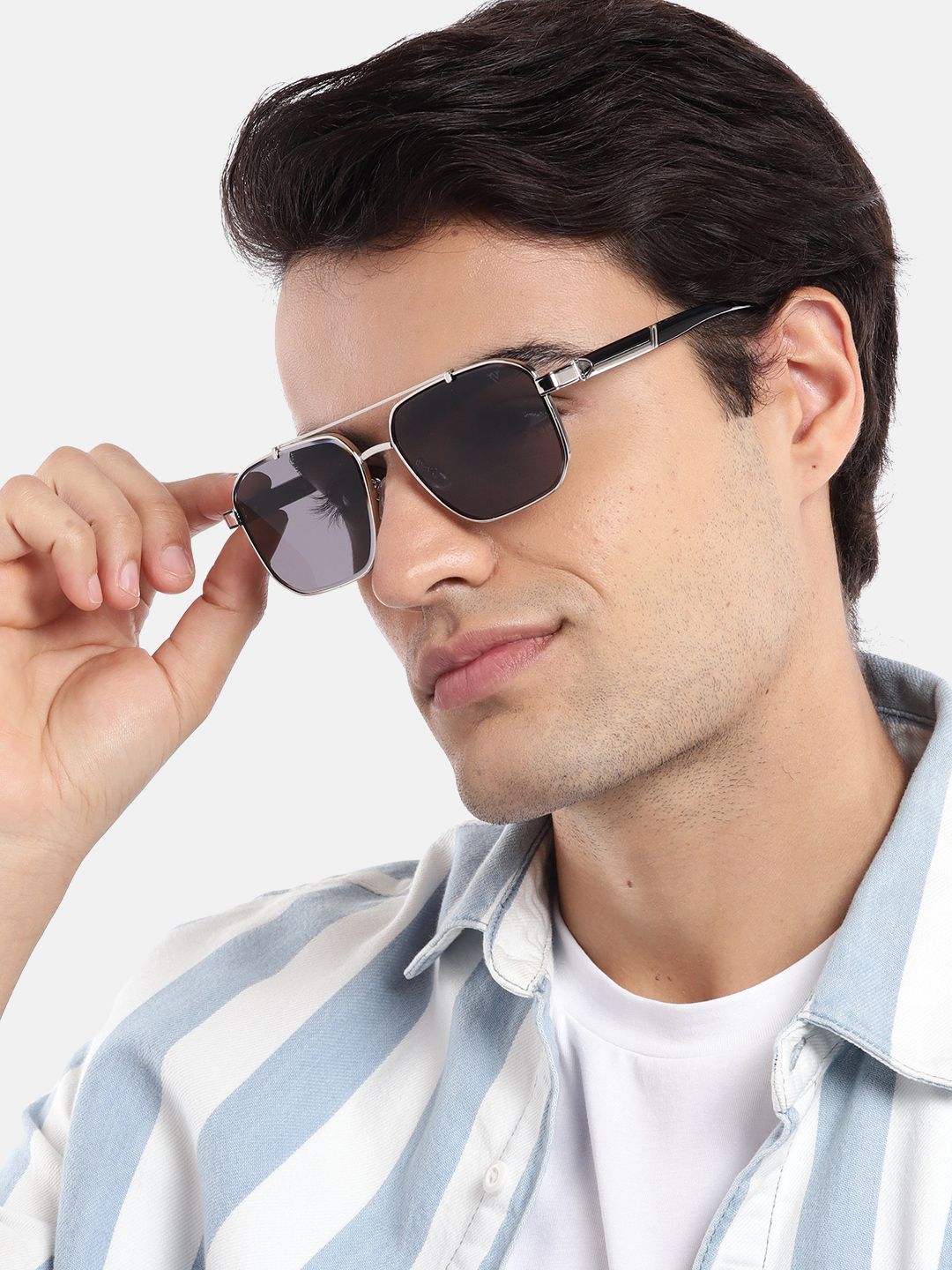 Voyage Unisex Wayfarer Sunglasses with UV Protected Lens 58243MG4164-picture-38