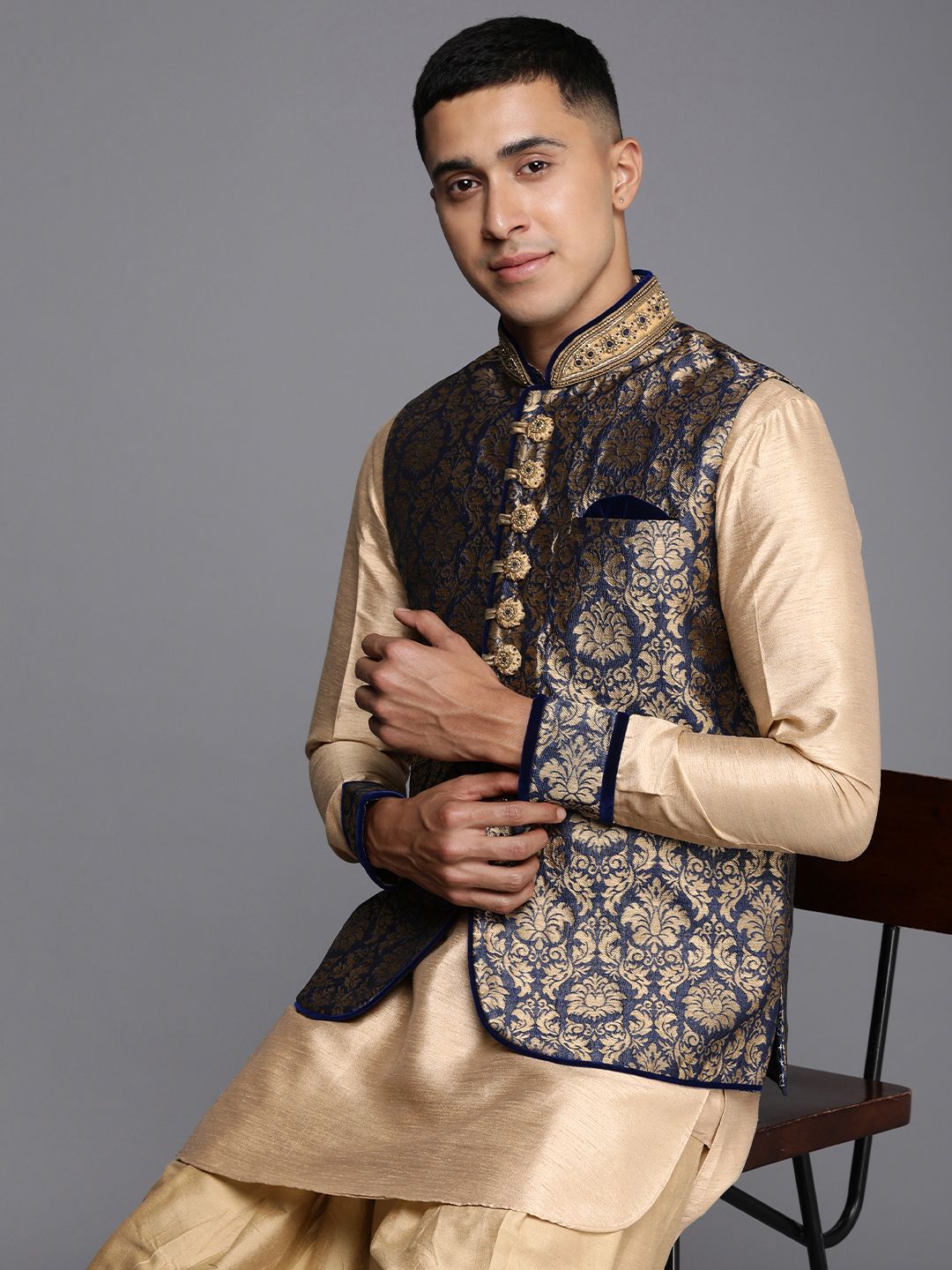 Manu top ethnic wear