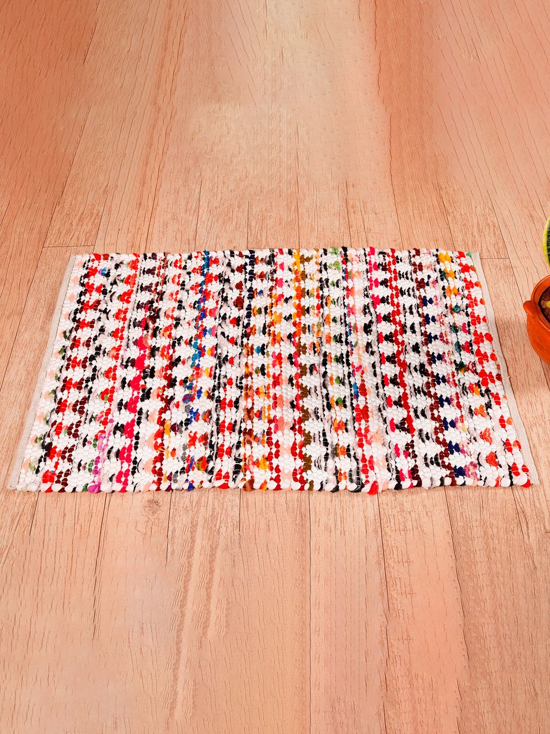 HANDICRAFT PALACE White & Red Braided Cotton Rectangular Carpet-picture-46