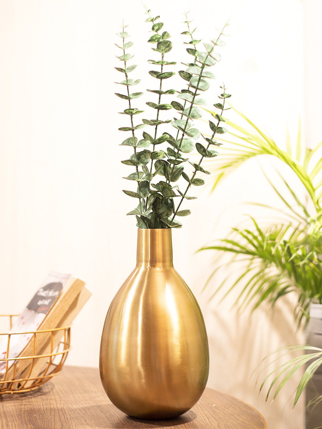 MARKET99 Gold Toned Metal Flower Vase-image-33