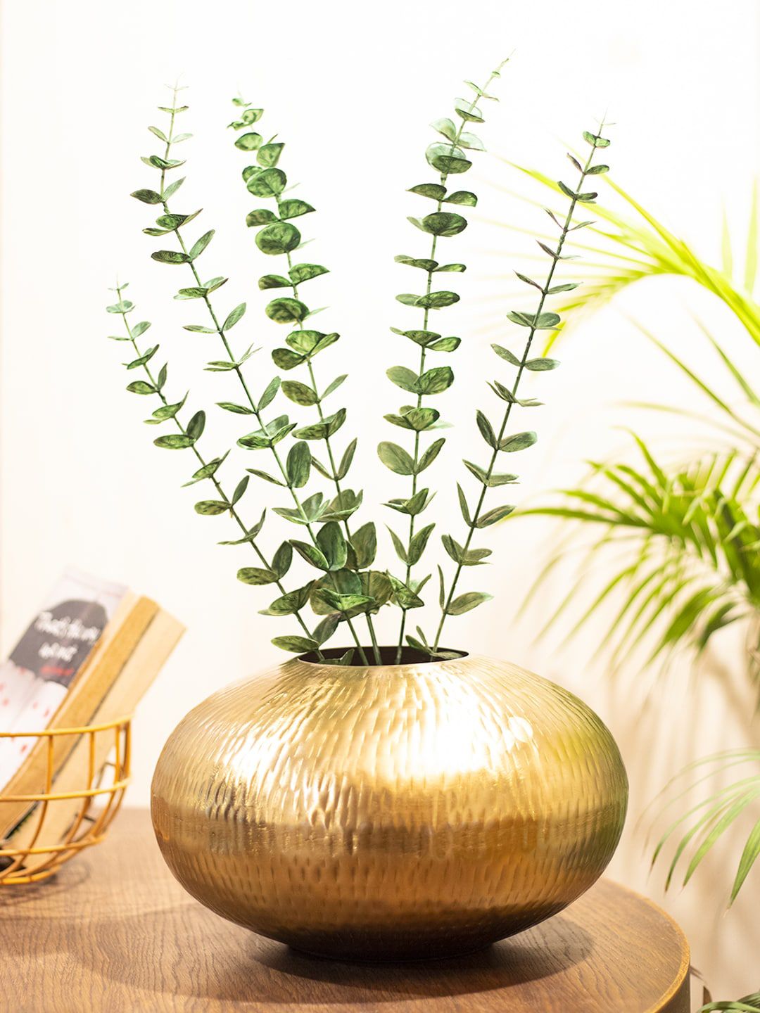 MARKET99 Gold Toned Textured Iron Flower Vase-image-10