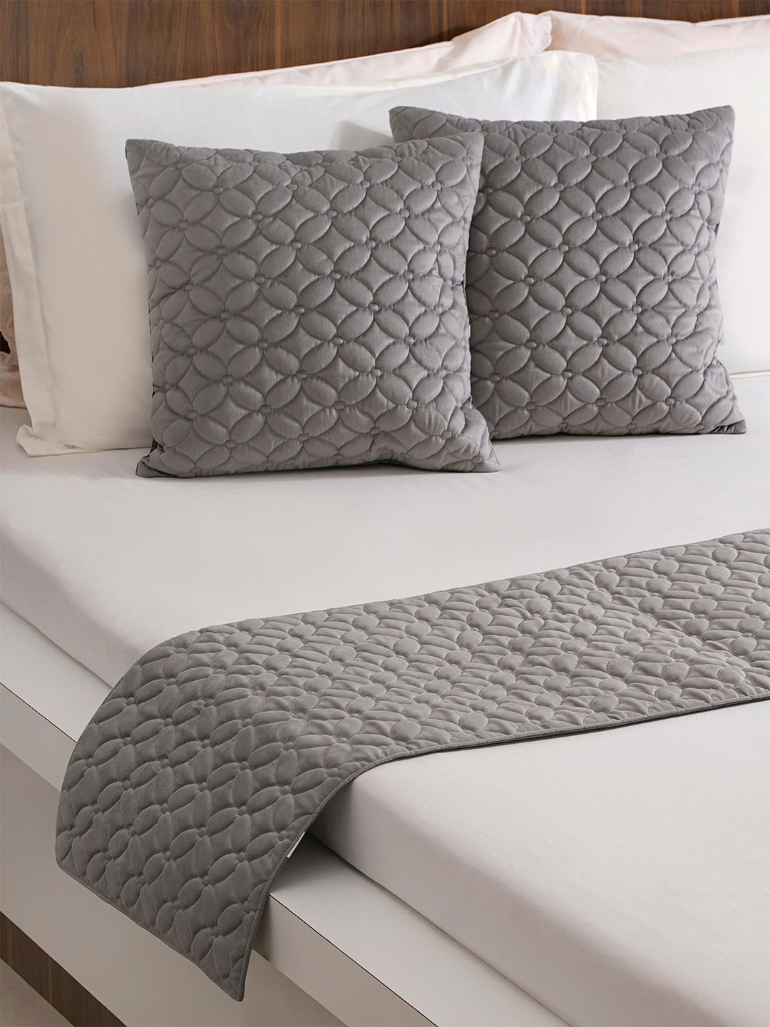 Nestasia 3 Pieces Grey Geometric Velvet Bed Runner & Square Cushion Cover Set-picture-39