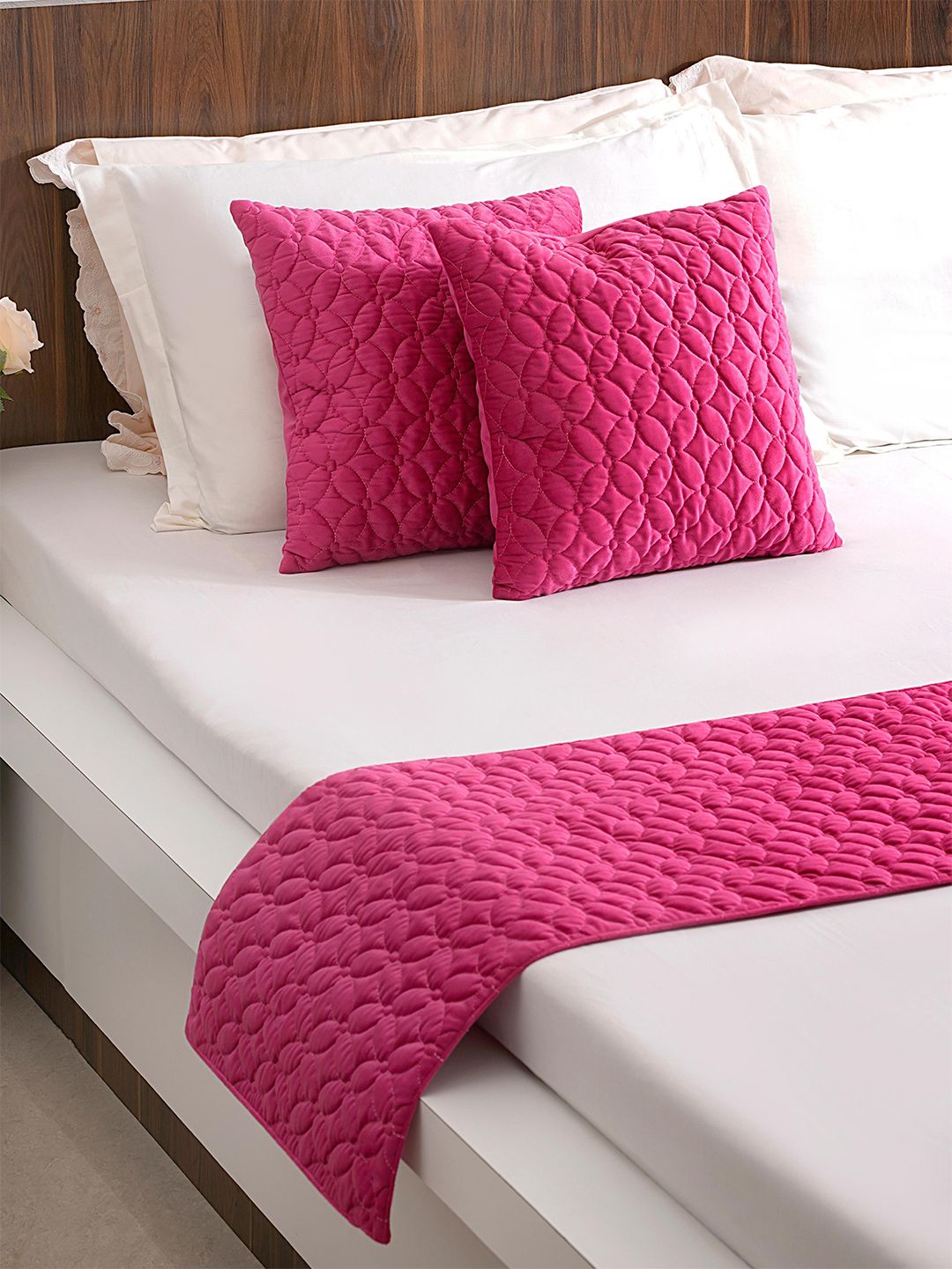 Nestasia 3 Pieces Magenta Geometric Velvet Bed Runner & Square Cushion Cover Set-image-21