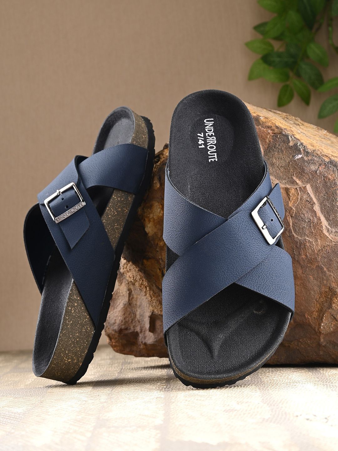 UNDERROUTE Men Cross Strap Comfort Sandals With Buckle Detail-picture-29