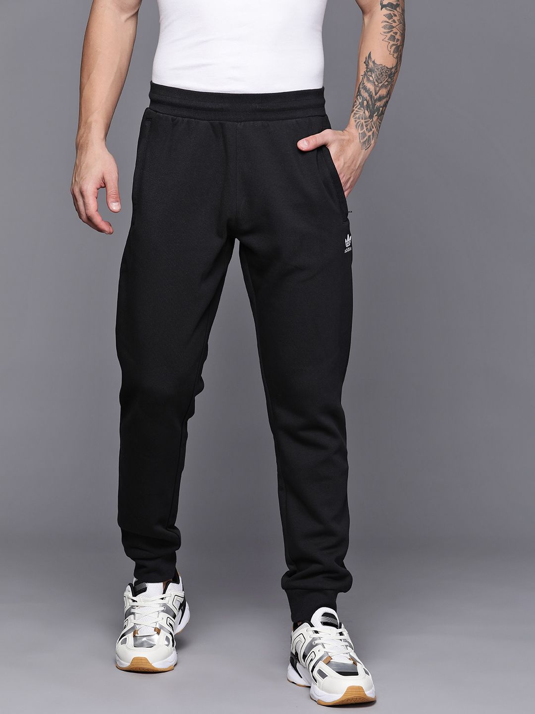 ADIDAS Originals Men Trefoil Essentials Joggers-picture-35