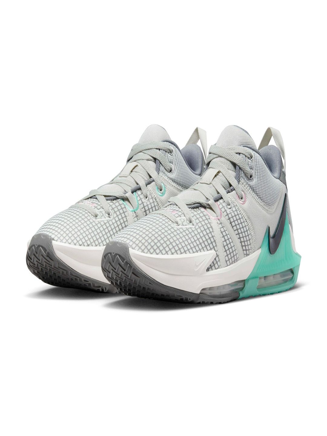 Nike LeBron Witness 7 Basketball Shoes