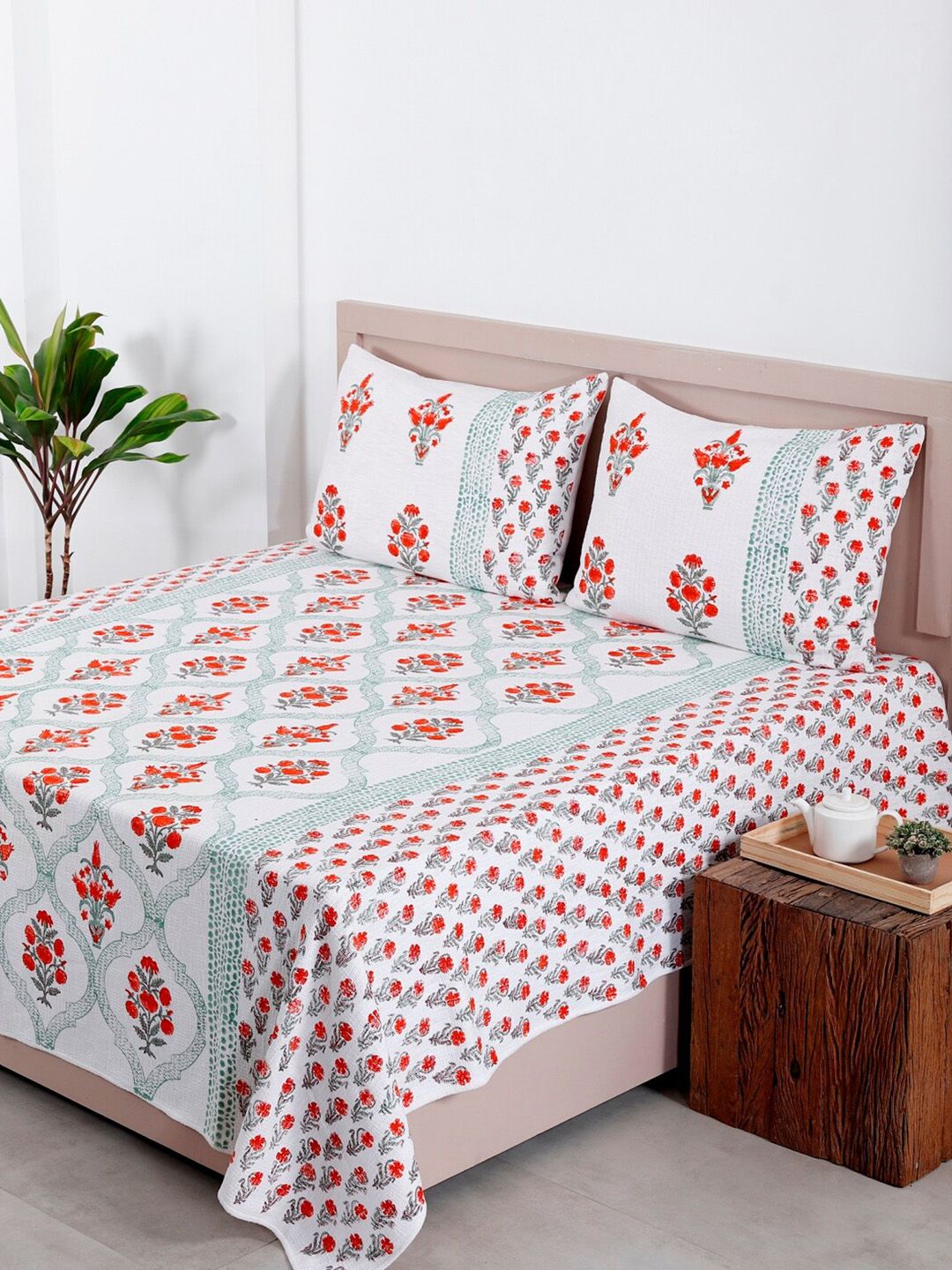 HANDICRAFT PALACE White & Red 350 GSM Cotton Double King Bed Cover With 2 Pillow Covers-picture-30