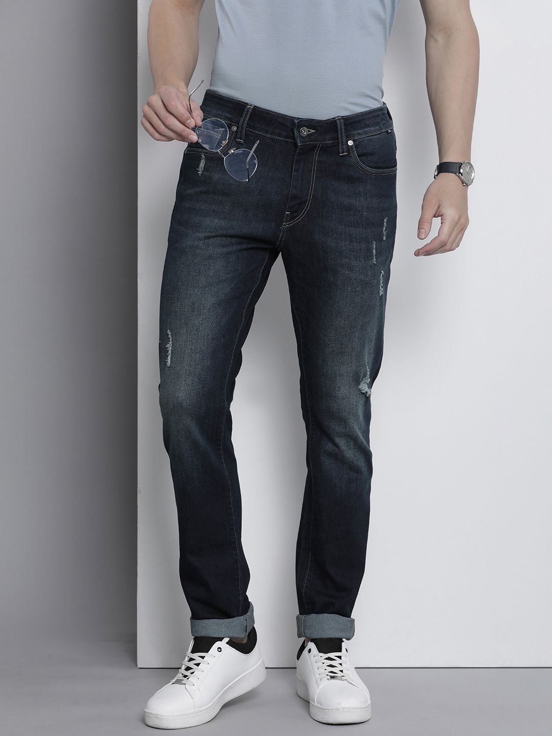 Nautica Men Slim Fit Mildly Distressed Light Fade Stretchable Jeans