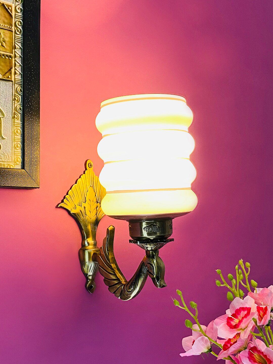 foziq White & Gold Toned Textured Glass Wall Lamp-picture-36