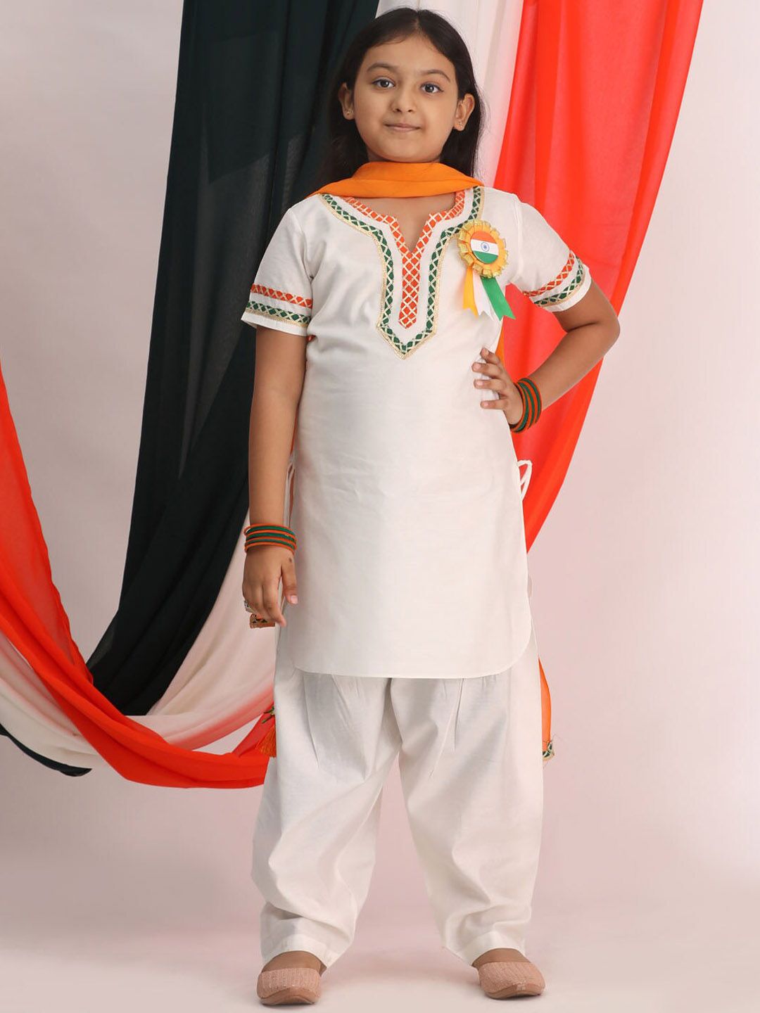 VASTRAMAY Girls White Yoke Design Regular Gotta Patti Kurta & Patiala With Dupatta-picture-22