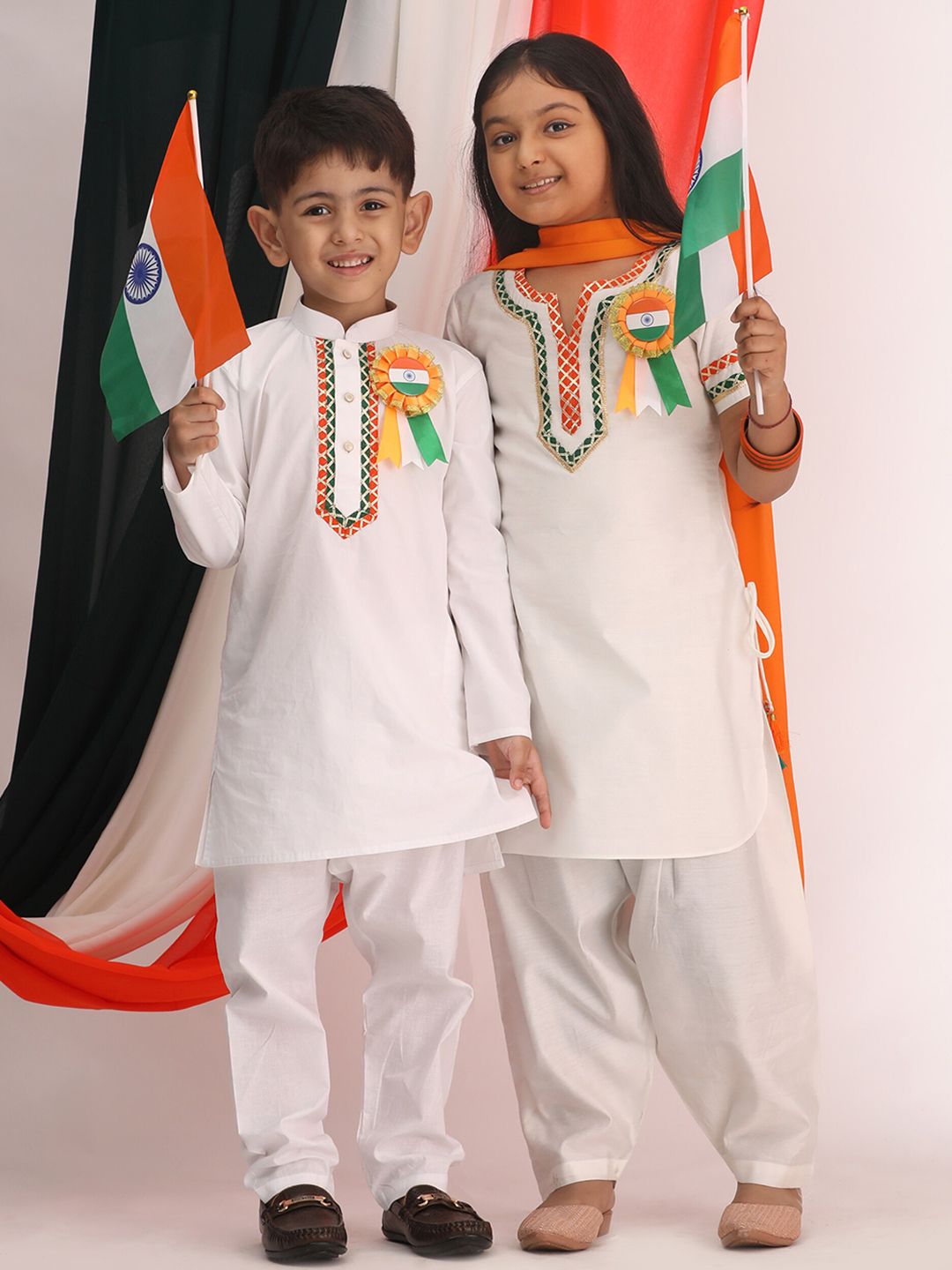 VASTRAMAY Boys Mandarin Collar Regular Gotta Patti Pure Cotton Kurta With Pyjamas-picture-51