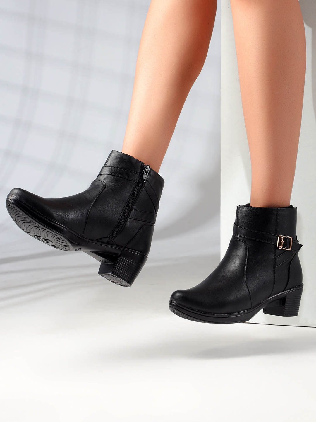 The Roadster Lifestyle Co. Women Black Mid Top Block Heel Chunky Boots With Buckle Detail