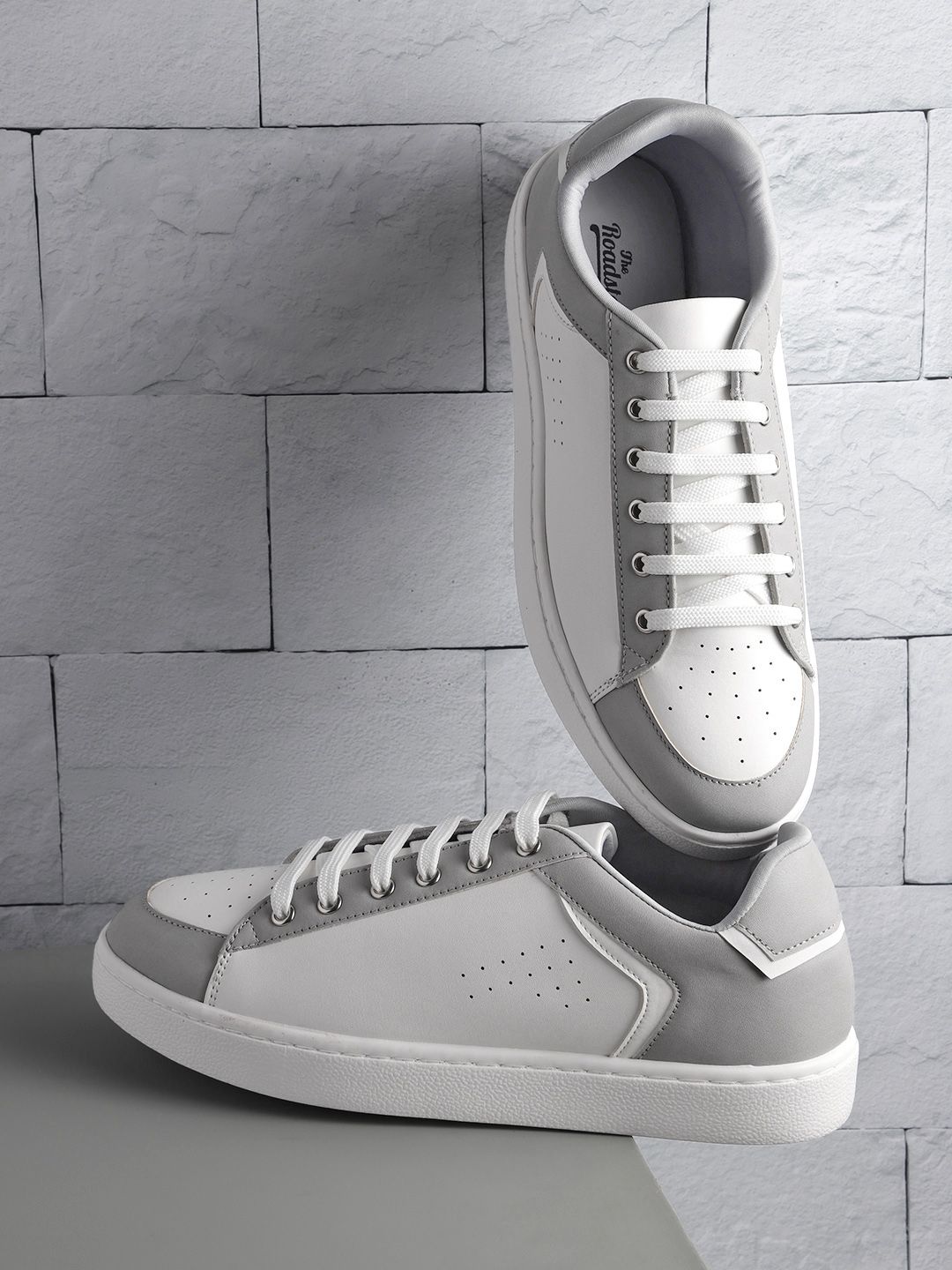 Roadster Women Perforated Round Toe Sneakers-picture-23