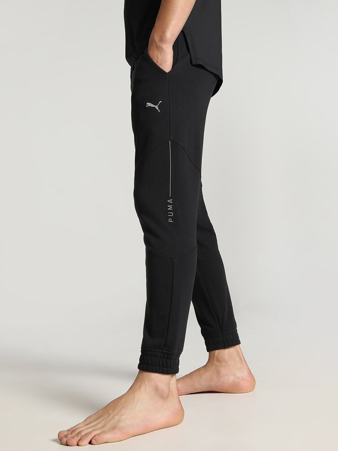 Puma Men Studio Plastic Free Logo Printed Cotton Training Joggers-picture-11