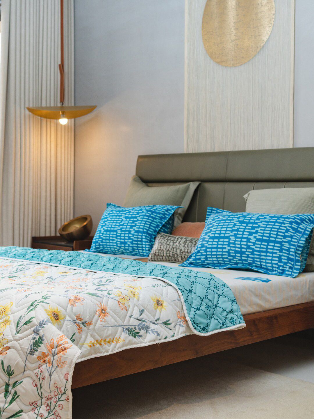 URBAN SPACE White & Blue Floral AC Room Double Bed Blanket