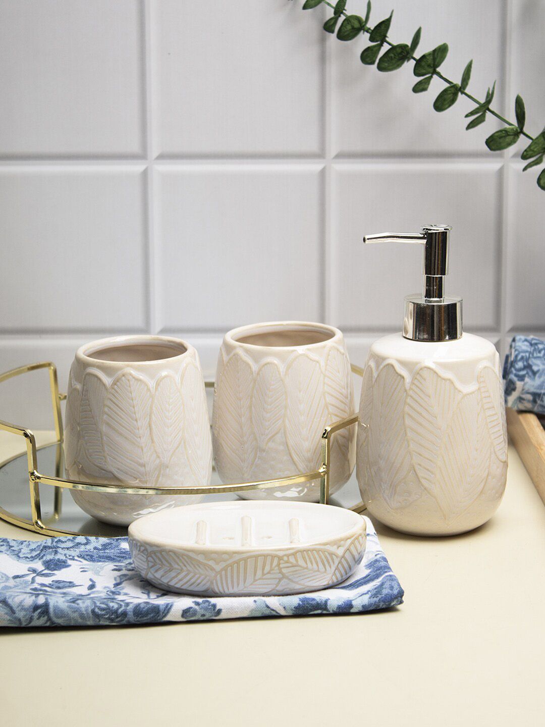 MARKET99 Off-White 4-Pieces Textured Ceramic Bath Accessories Set-picture-29