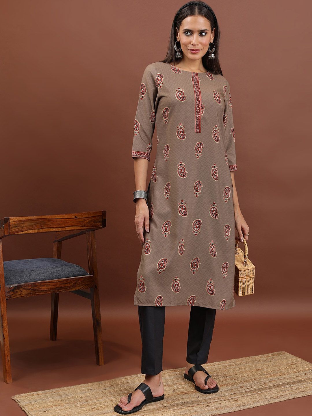 Vishudh Paisley Printed Straight Kurta