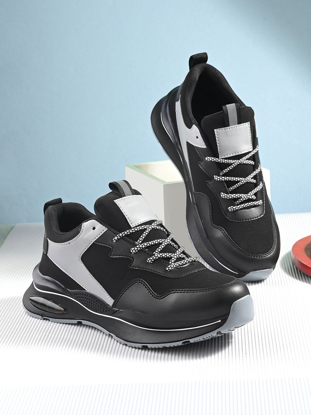 The Roadster Lifestyle Co. Men Black & Grey Colourblocked Comfort Insole Sneakers-picture-46